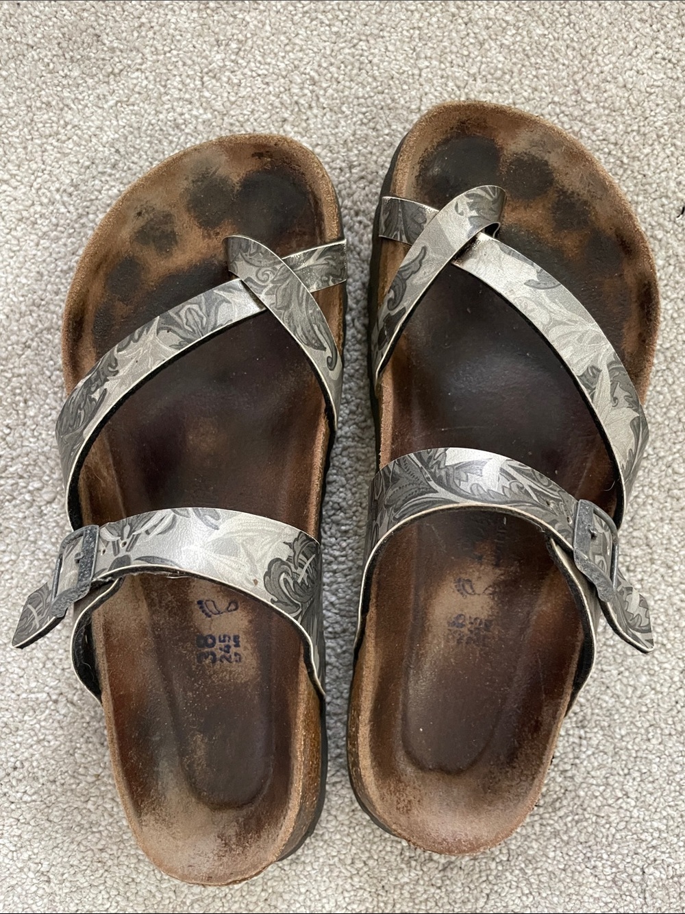 Birkenstock Women's Silver Floral Cross-Strap Sandals - Well-Used